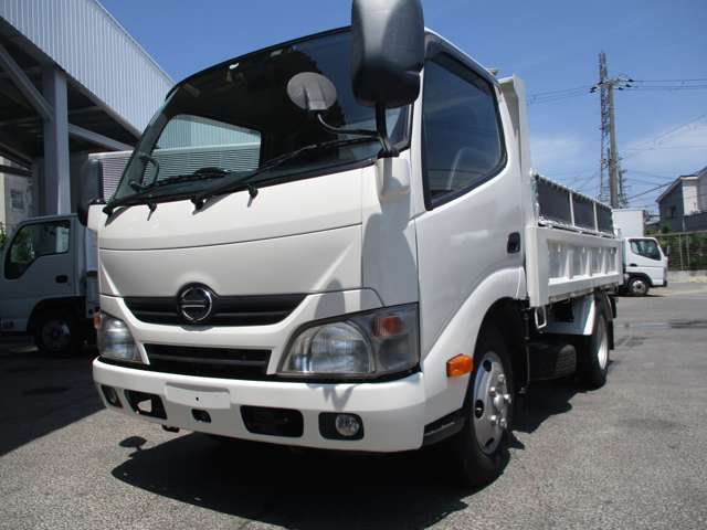 Hino Dutro 3