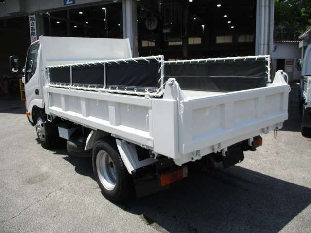 Hino Dutro 5