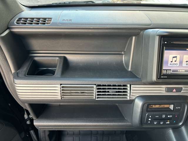 Honda N-VAN 11
