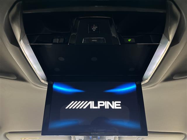 Toyota Vellfire 4