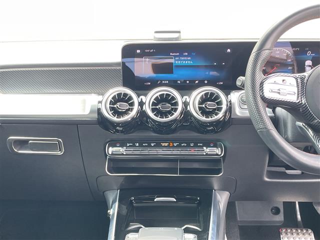 Mercedes-Benz GLB 8