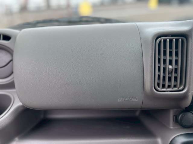 Nissan NV100 Clipper 12