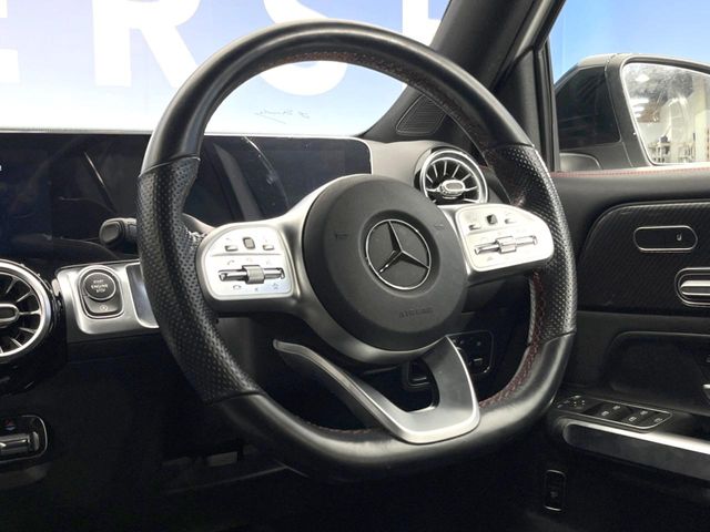 Mercedes-Benz GLB 11