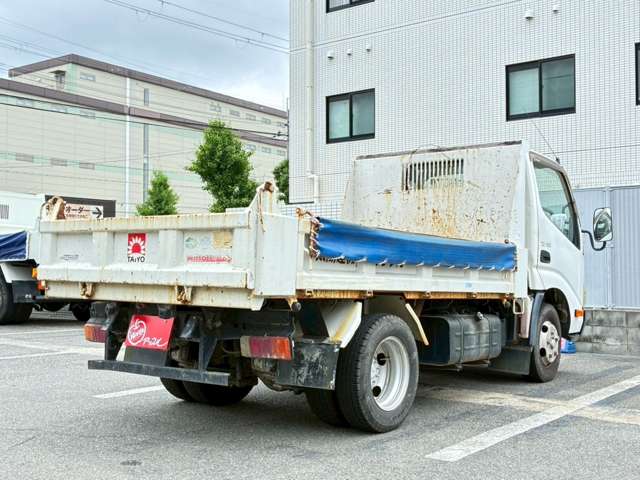 Hino Dutro 12