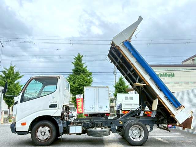 Hino Dutro 8