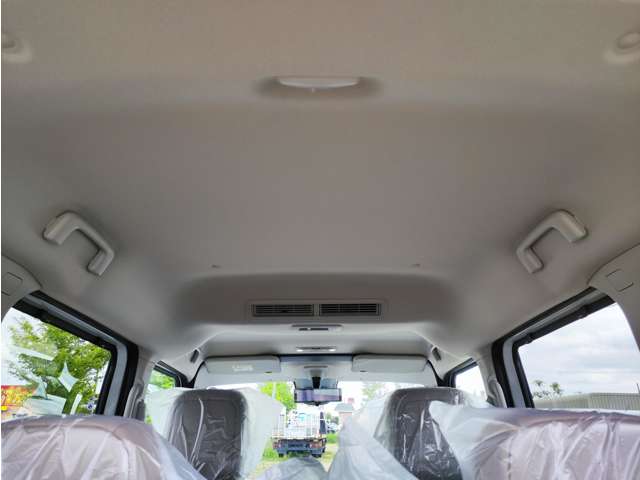 Mitsubishi Delica Mini 11