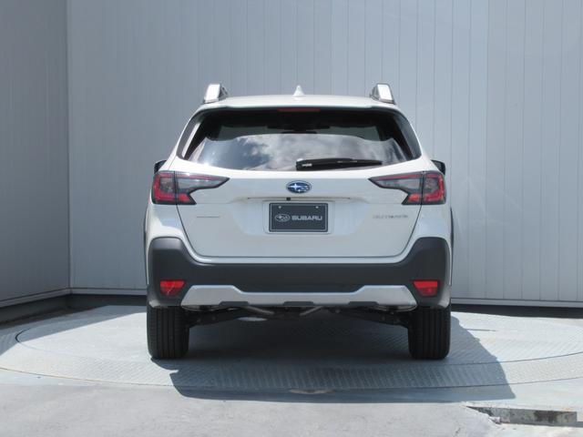 Subaru Legacy Outback 11