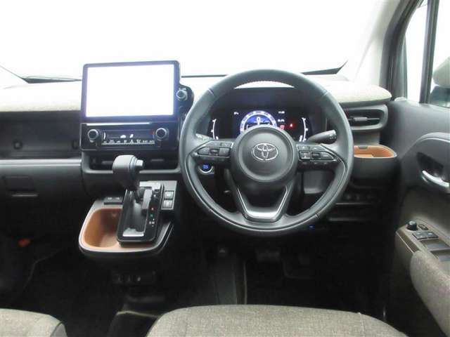 Toyota Sienta 3