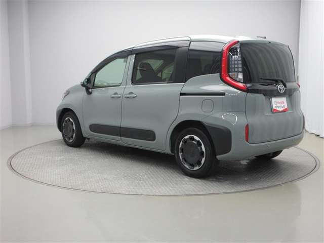 Toyota Sienta 10