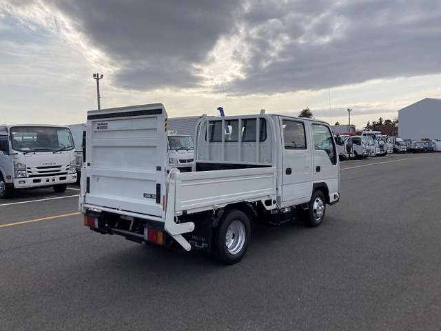 Isuzu Elf 2