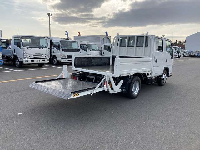 Isuzu Elf 8
