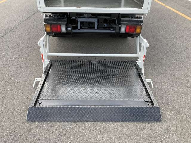 Isuzu Elf 9