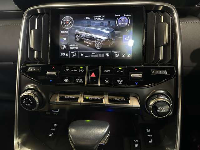 Lexus LX 11