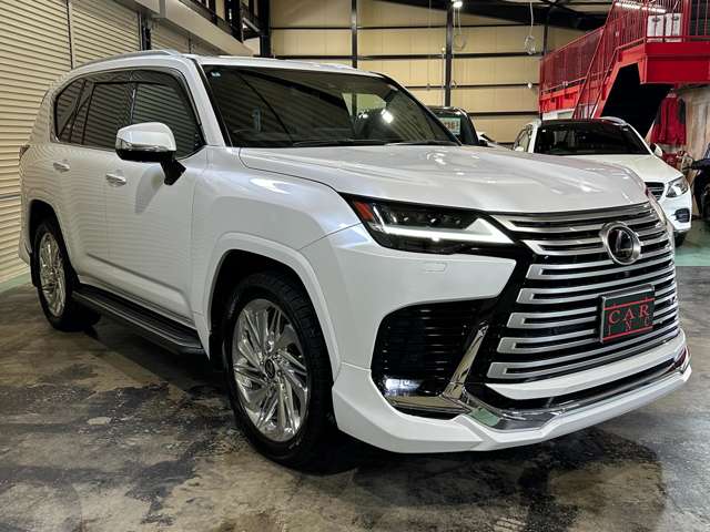 Lexus LX 4