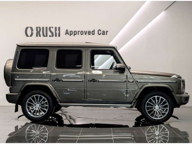 Mercedes-Benz G-Class 4