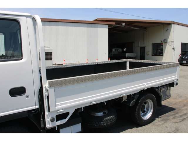 Isuzu Elf 12