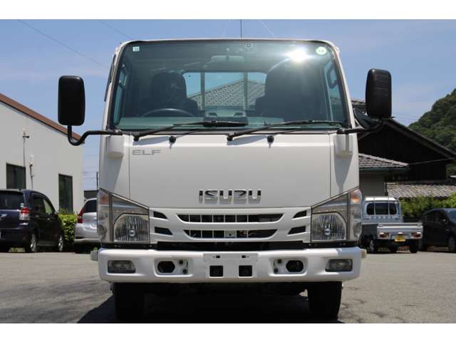 Isuzu Elf 2