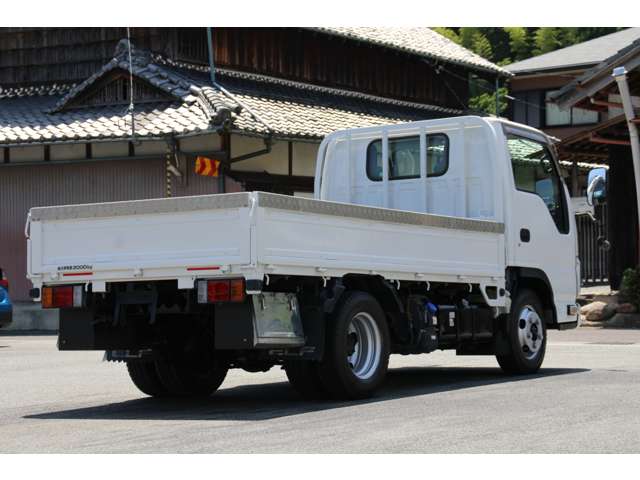 Isuzu Elf 7