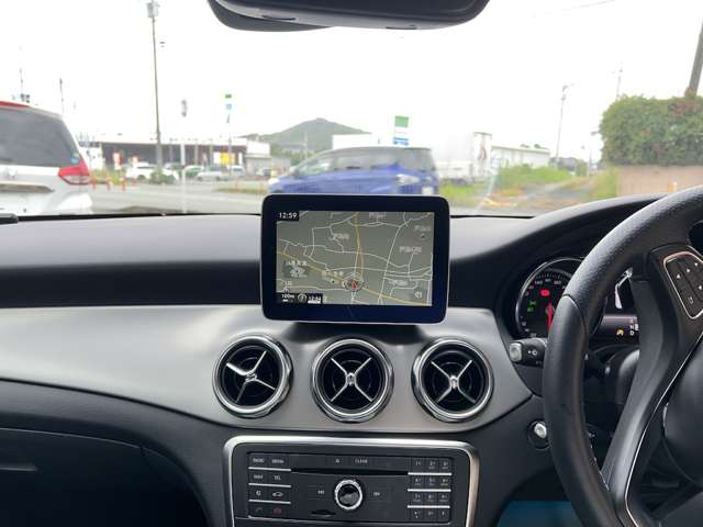 Mercedes-Benz GLA-Class 4
