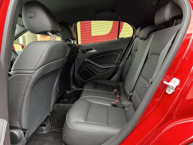 Mercedes-Benz GLA-Class 10