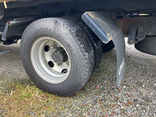 Isuzu Elf 9