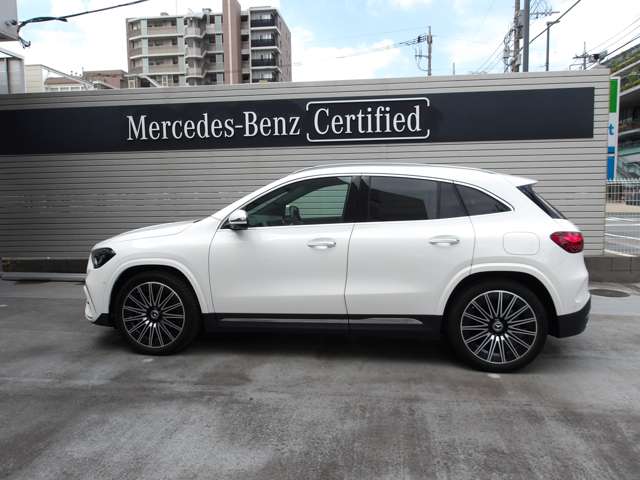 Mercedes-Benz GLA-Class 11