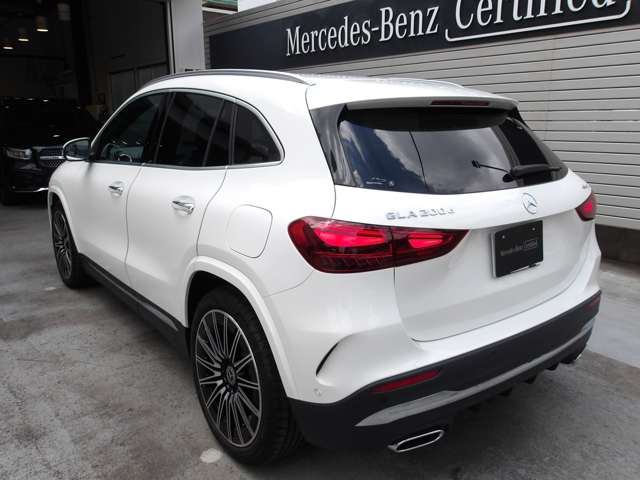 Mercedes-Benz GLA-Class 12