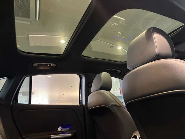 Mercedes-Benz GLA-Class 4