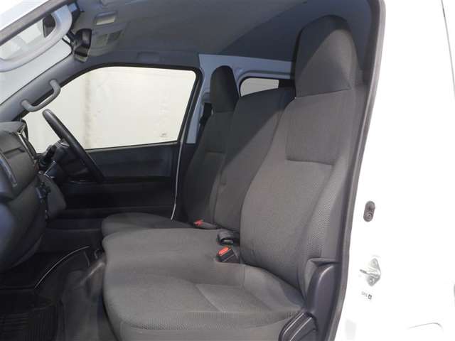 Toyota Hiace Van 6