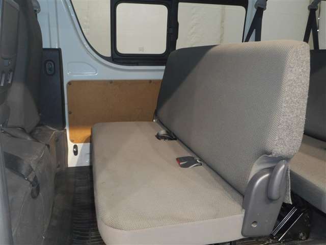 Toyota Hiace Van 7