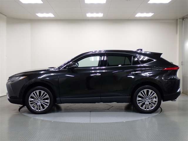 Toyota Harrier 3