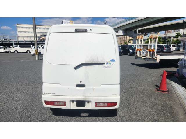 Mitsubishi Minicab Van 7