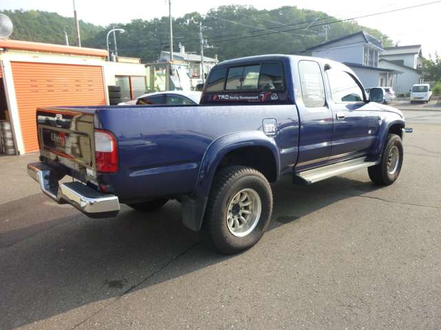 Toyota Hilux 6