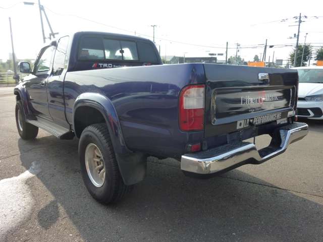 Toyota Hilux 8
