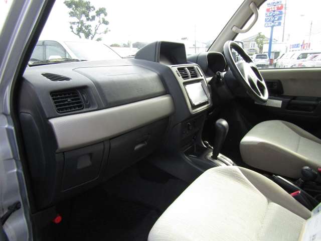 Mitsubishi Pajero iO 11
