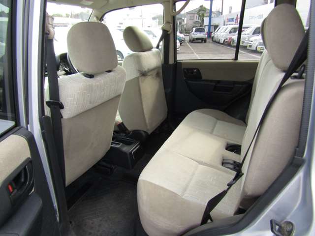 Mitsubishi Pajero iO 12