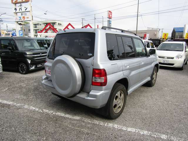 Mitsubishi Pajero iO 7