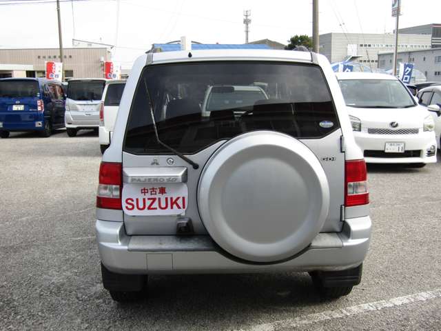 Mitsubishi Pajero iO 8