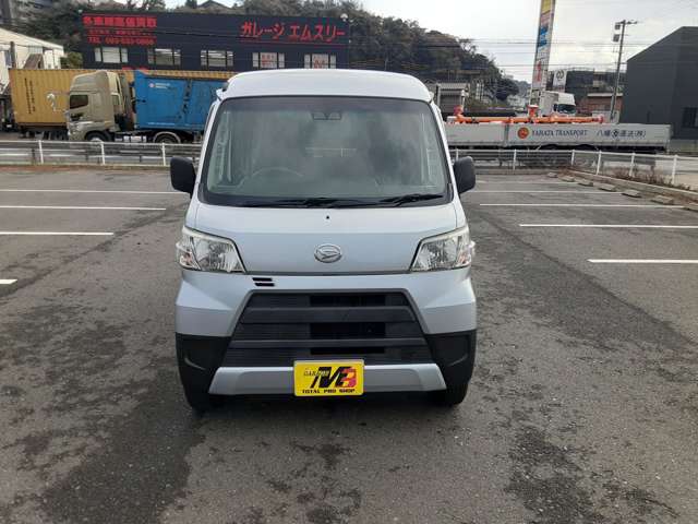 Daihatsu Hijet Cargo 4