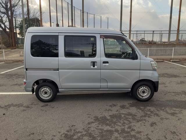 Daihatsu Hijet Cargo 5