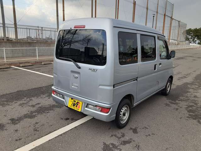 Daihatsu Hijet Cargo 9