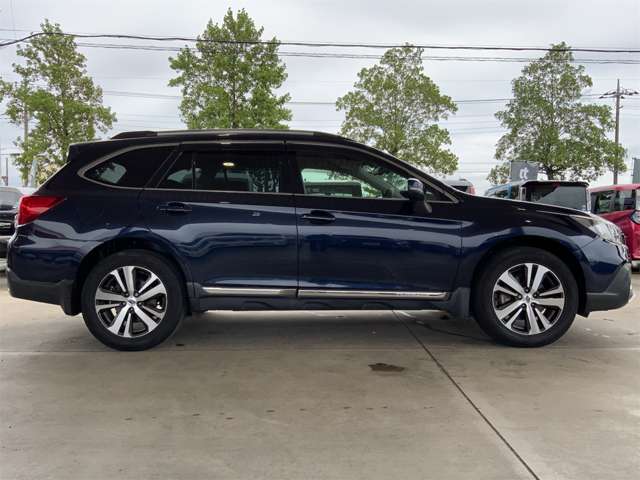 Subaru Legacy Outback 8