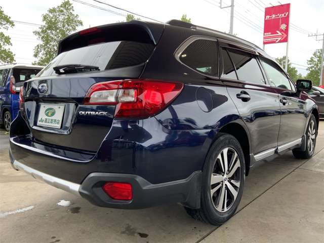 Subaru Legacy Outback 9