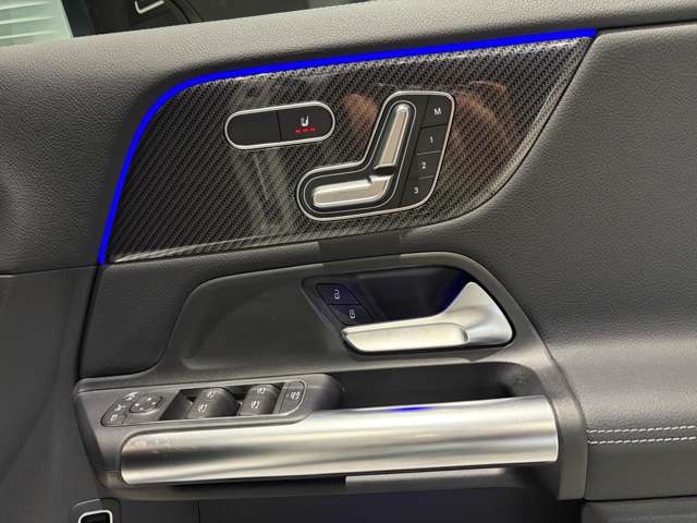 Mercedes-Benz GLA-Class 12