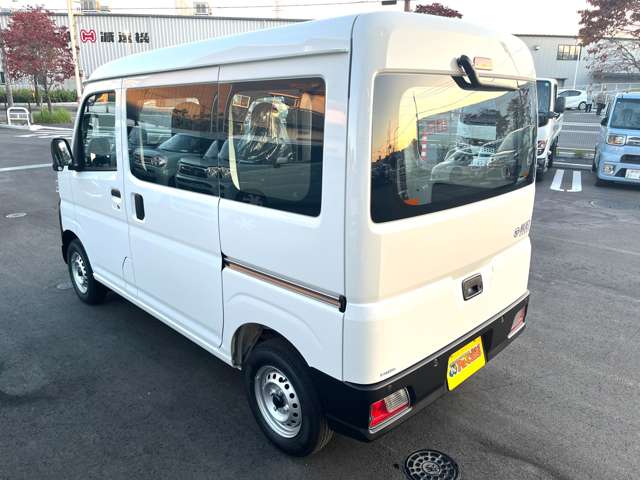 Daihatsu Hijet Cargo 10