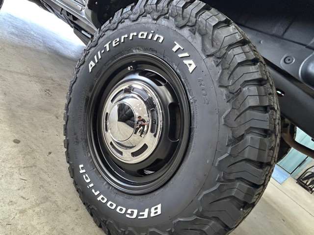 Toyota Hilux Surf 11