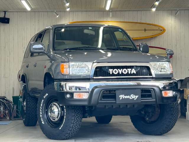 Toyota Hilux Surf 2