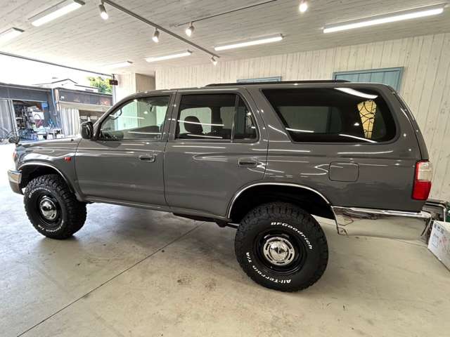 Toyota Hilux Surf 8