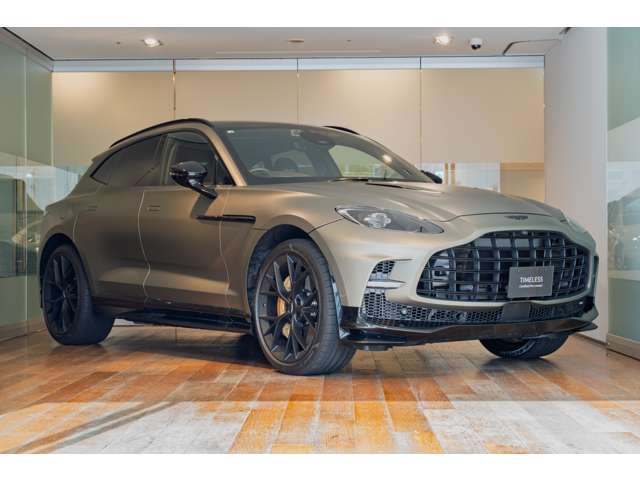 Aston Martin DBX 3