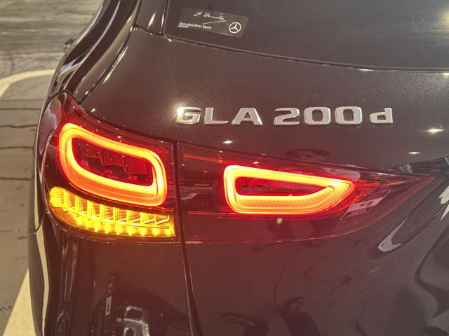 Mercedes-Benz GLA-Class 12